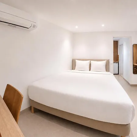 Aparthotel Riverside Toulouse Airport 4-aircond-parking-terrace-wifi-desk-airbus-meett 3*